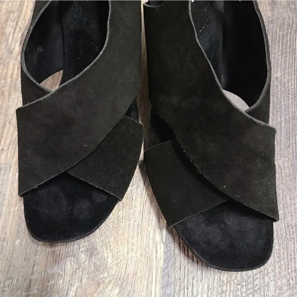 Vaneli Black Suede Thick Strappy Heeled Sandals - Picture 10 of 10